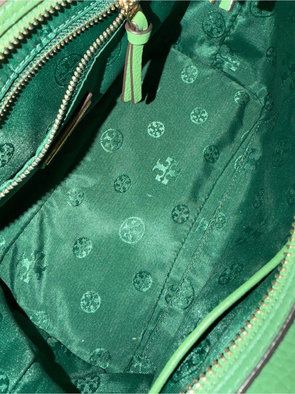 Tory Burch Green Leather Shoulder Tote with Zip Wallet - Picture 3 of 4